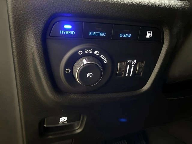 Used 2023 Jeep Grand Cherokee 4WD 4xe w/ Luxury Tech Group II image 32