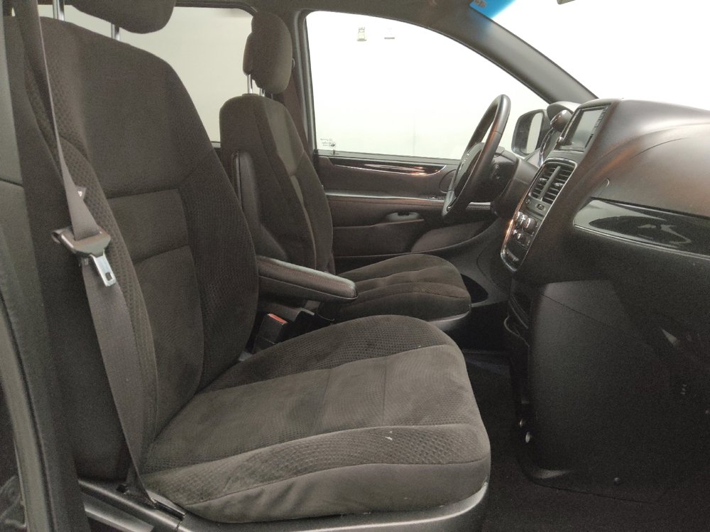 Used 2018 Dodge Grand Caravan SE image 21