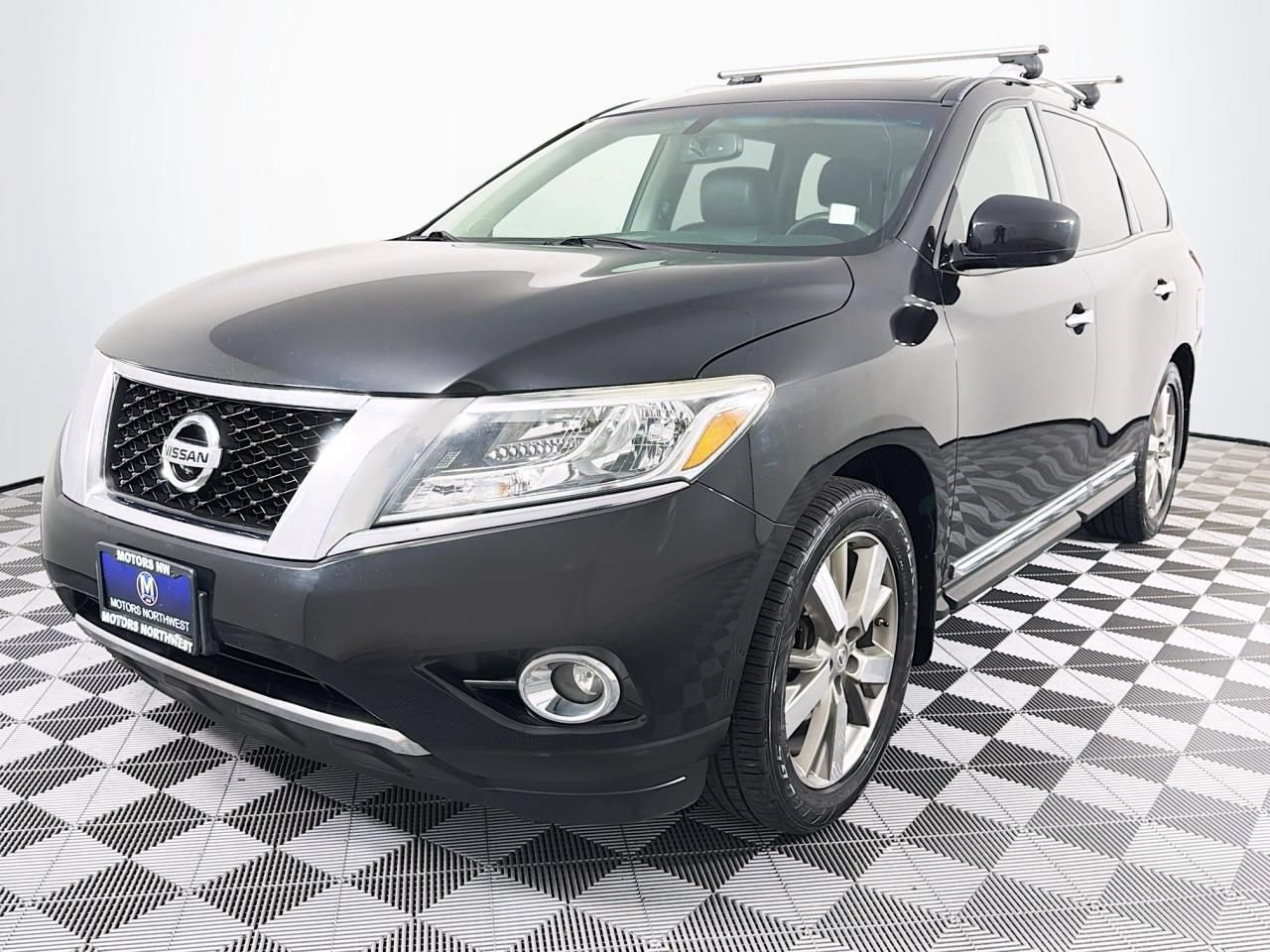 Used 2015 Nissan Pathfinder Platinum w/ Family Entertainment Package AWD/4WD image 5