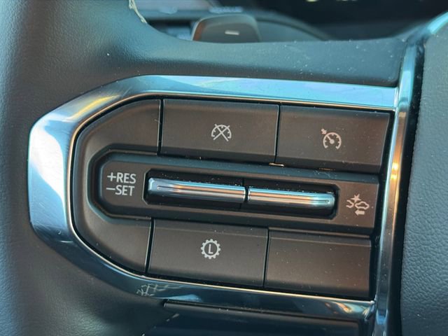 Used 2025 GMC Acadia Denali image 17