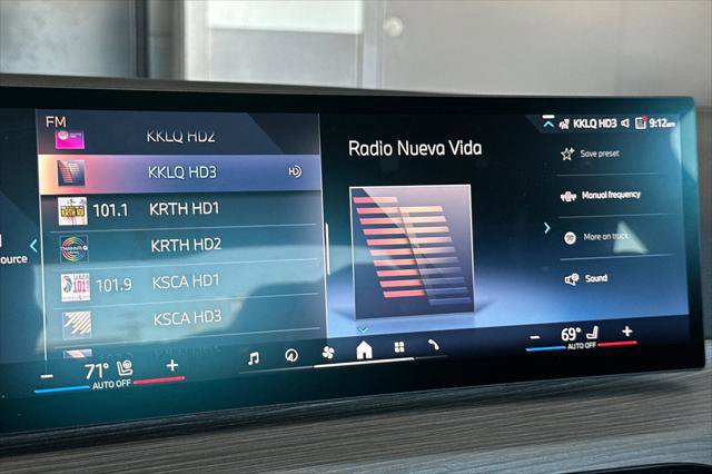 Used 2025 BMW 430i Coupe w/ M Sport Package RWD image 16