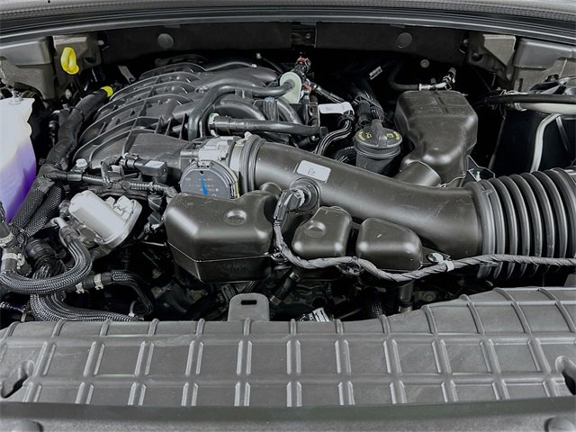 New 2025 Jeep Grand Cherokee Limited w/ Luxury Tech Group II image 18