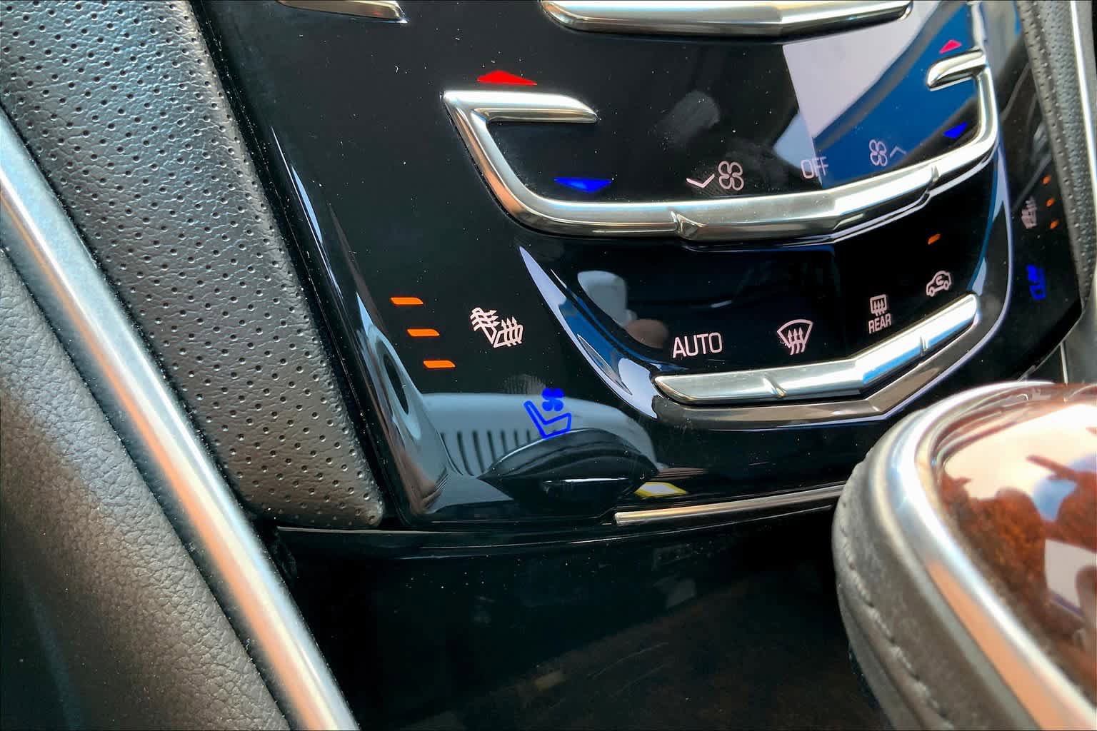 Used 2013 Cadillac XTS Luxury FWD image 35