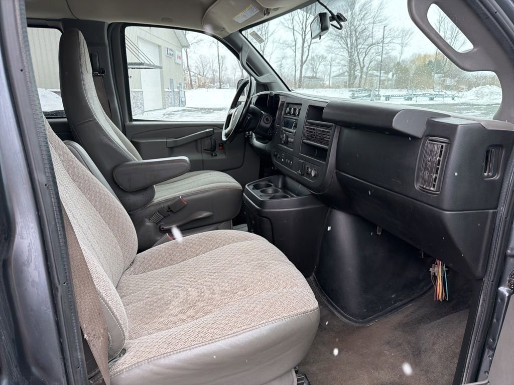 Used 2017 Chevrolet Express 2500 LS image 19
