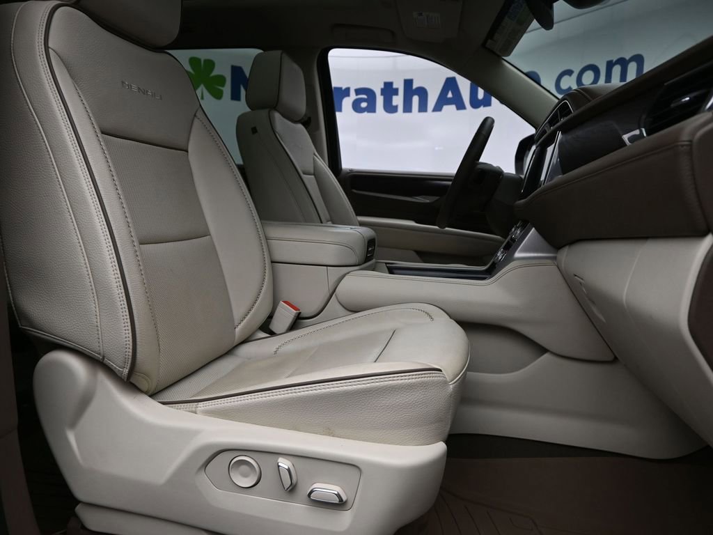 Used 2023 GMC Yukon XL Denali w/ Max Trailering Package image 7