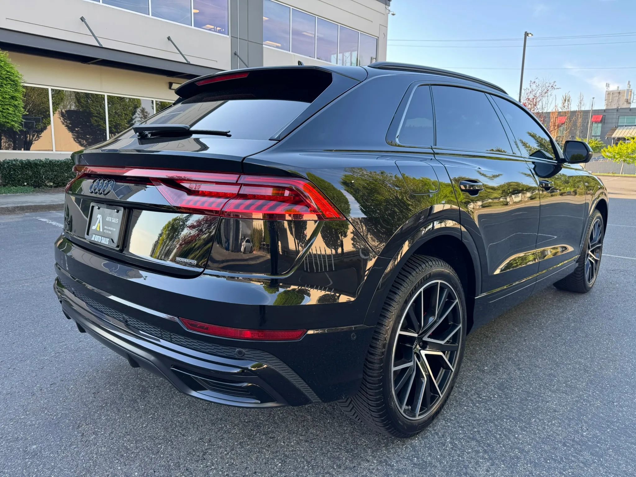 Used 2022 Audi Q8 Premium Plus AWD/4WD image 10