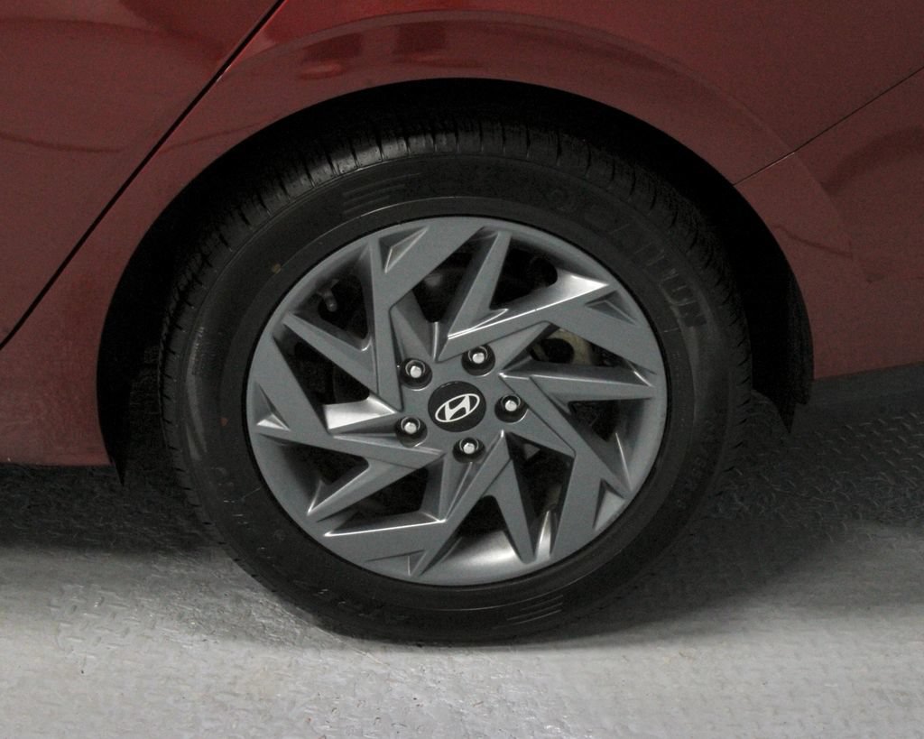 Used 2024 Hyundai Elantra SEL FWD image 19