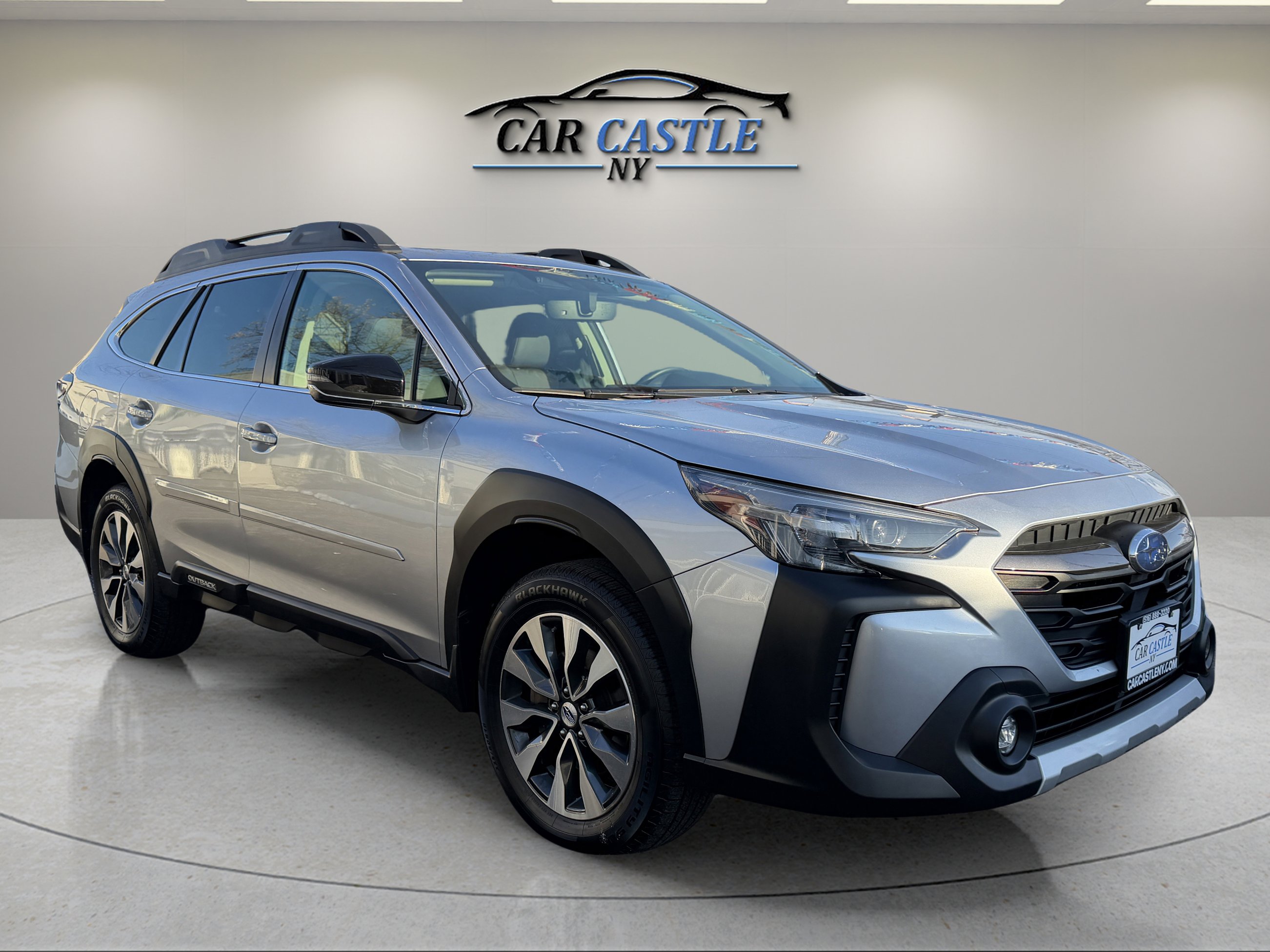 Used 2023 Subaru Outback Limited AWD/4WD image 4