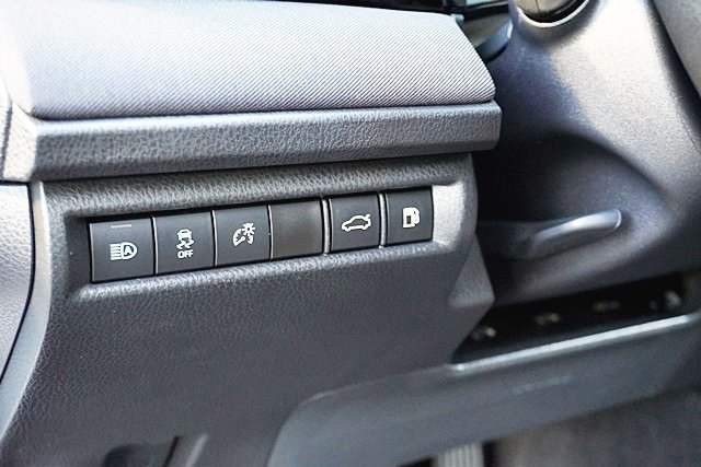 Used 2026 Toyota Camry Hybrid FWD image 33