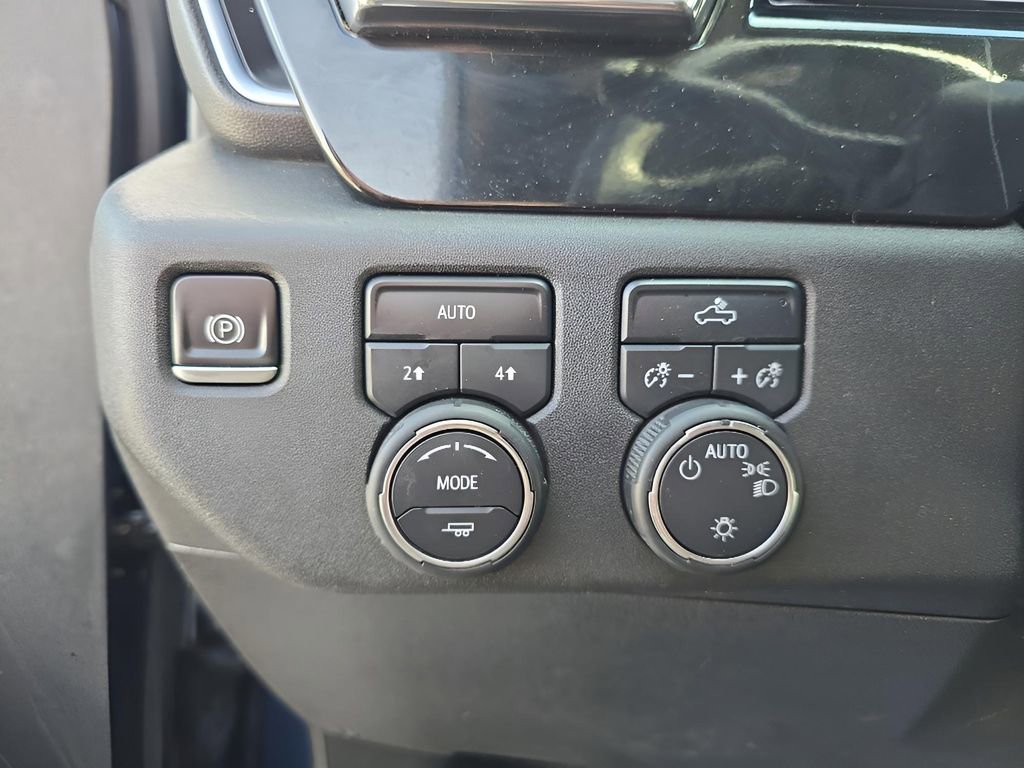 Used 2022 Chevrolet Silverado 1500 LT AWD/4WD image 12