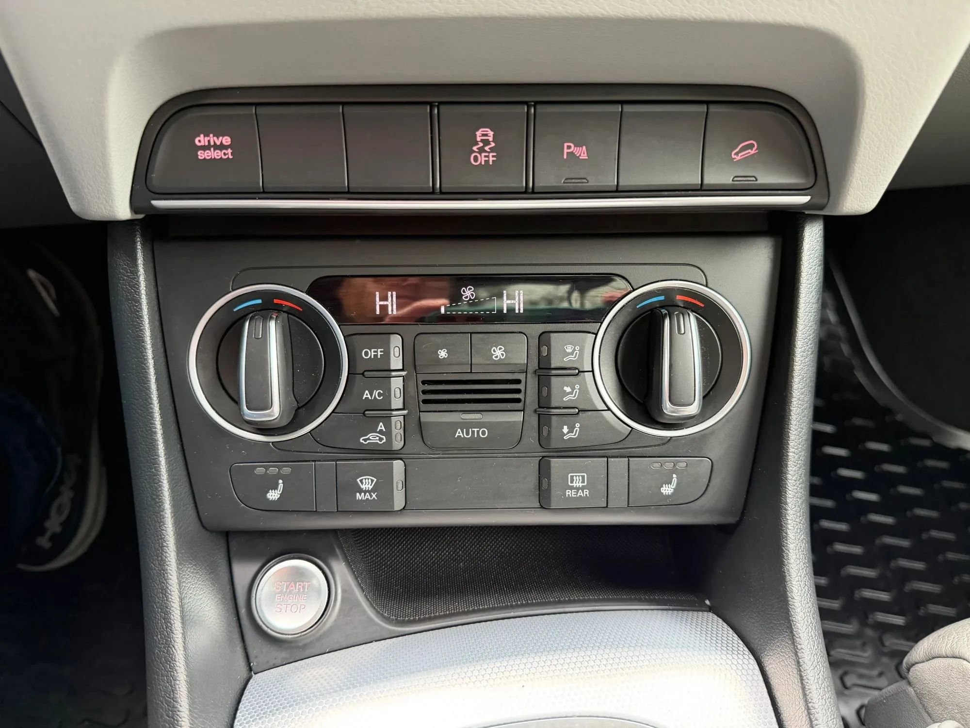 Used 2018 Audi Q3 2.0T Premium Plus AWD/4WD image 29