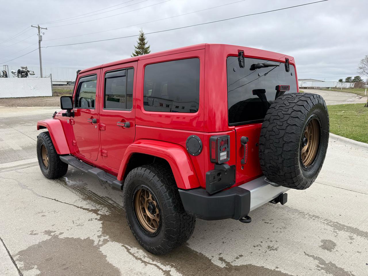 Used 2014 Jeep Wrangler Unlimited Sahara w/ Dual Top Group image 7