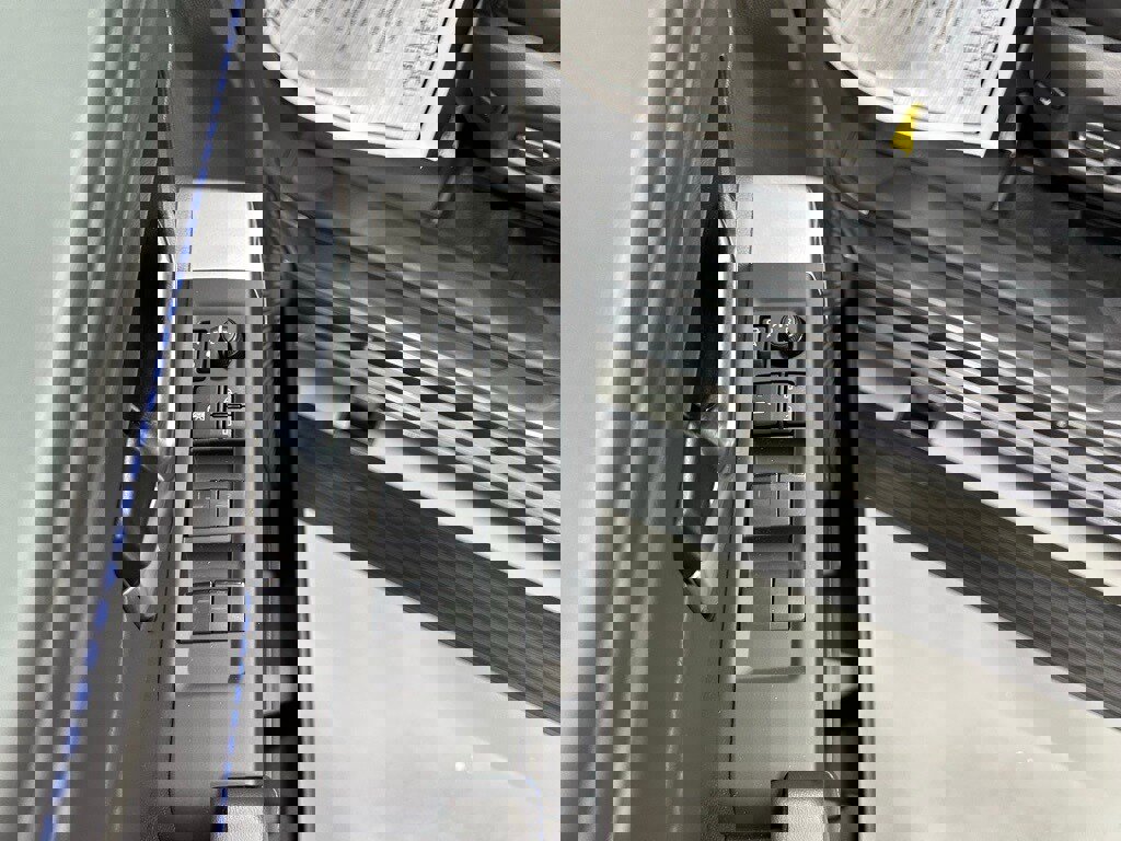 Used 2025 Toyota Tundra Platinum image 9