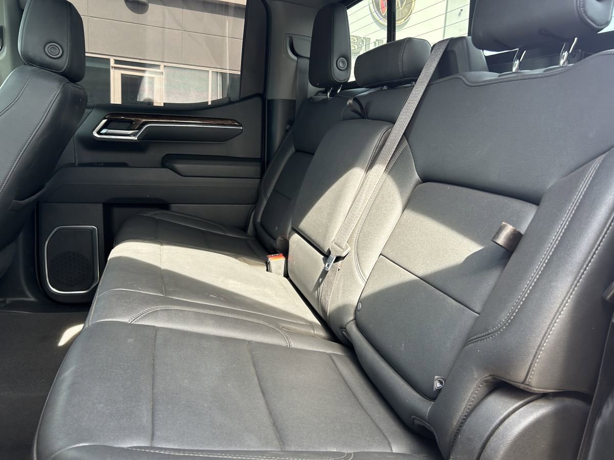 Used 2022 GMC Sierra 1500 Elevation w/ Elevation Premium Package AWD/4WD image 11