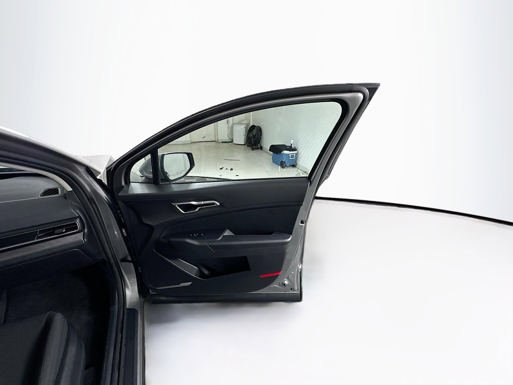 Used 2025 Kia Sportage LX image 31