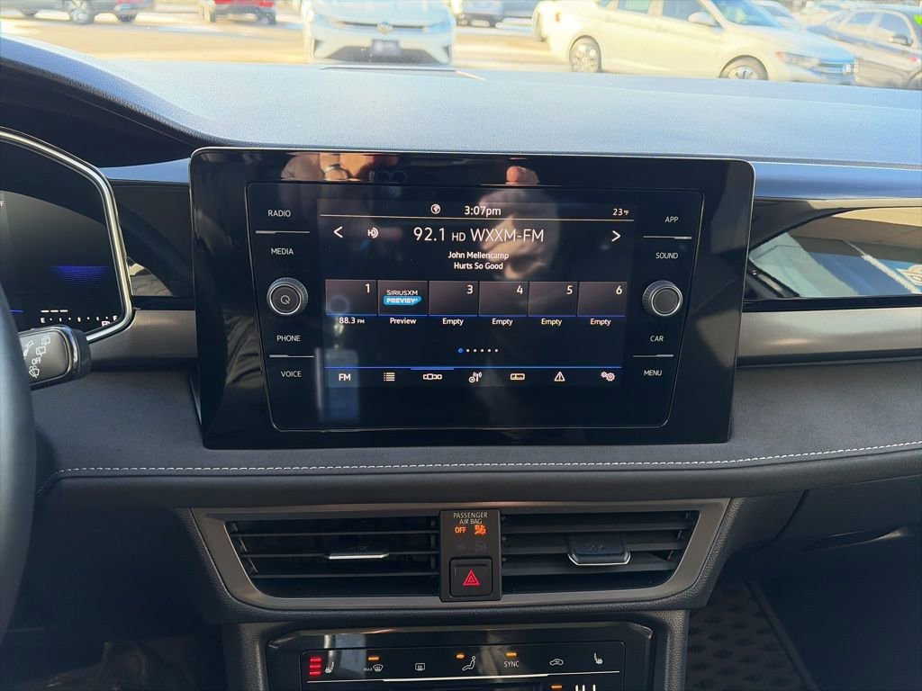 Certified 2025 Volkswagen Taos SE image 19