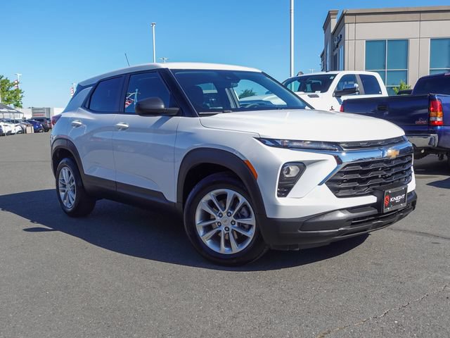 Used 2025 Chevrolet TrailBlazer LS w/ LS Convenience Package FWD image 5