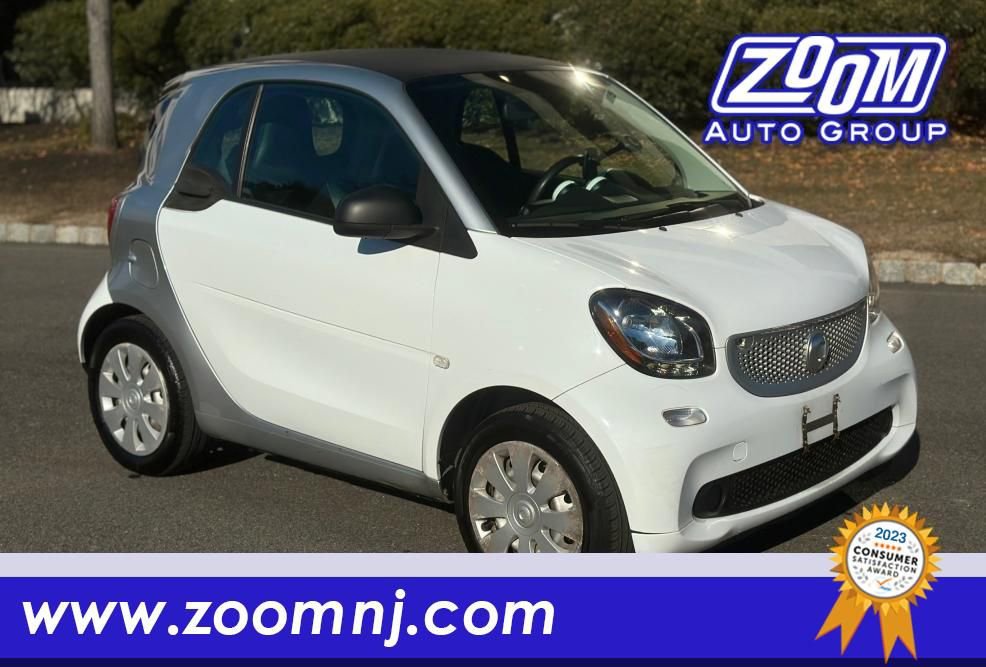 Used 2016 smart fortwo pure image 1