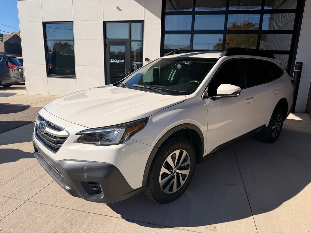 Used 2020 Subaru Outback Premium image 3