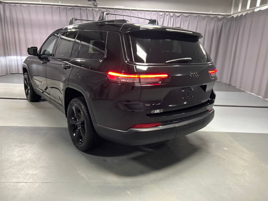 Used 2022 Jeep Grand Cherokee L Laredo image 5