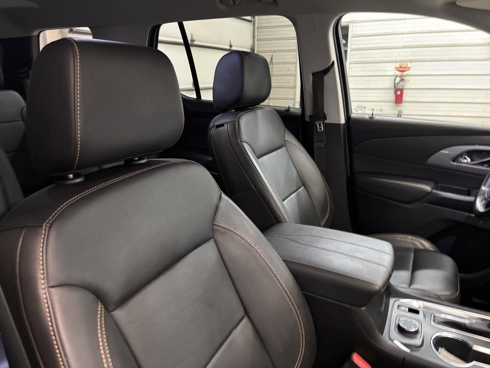 Used 2021 Chevrolet Traverse LT image 28