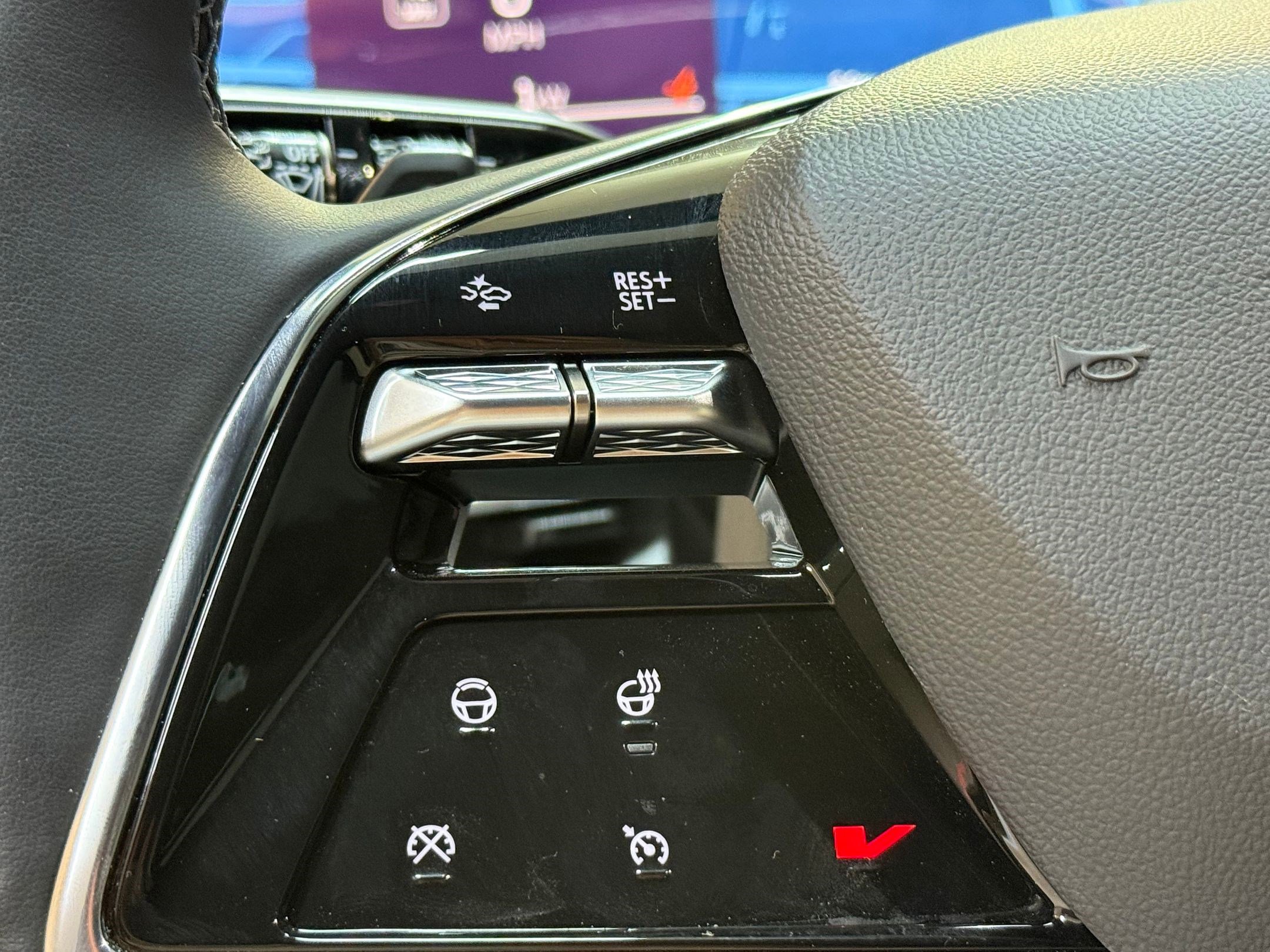 New 2025 Cadillac Escalade IQ Luxury 1 w/ Smart Trailering package image 17