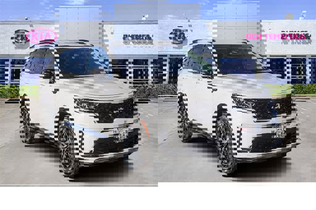 Certified 2023 Kia Sorento S image 3