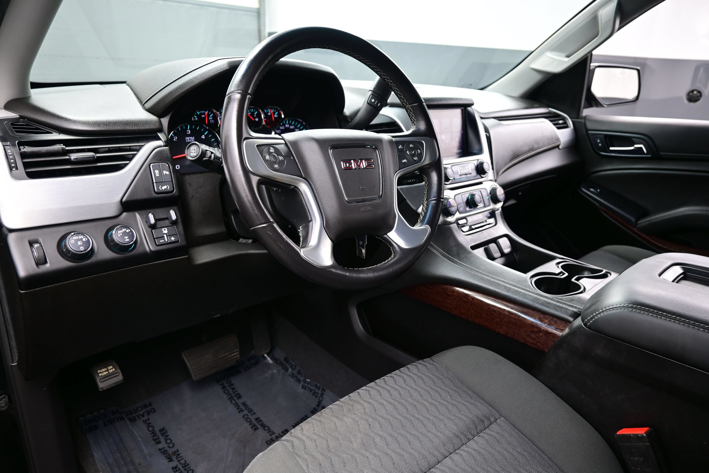 Used 2019 GMC Yukon SLE w/ HD Trailering Package AWD/4WD image 16
