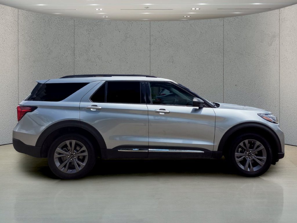 Used 2025 Ford Explorer Active w/ Active Comfort Package AWD/4WD image 6