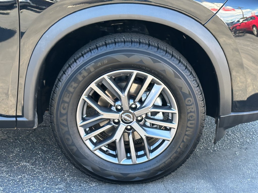 Used 2024 Nissan Rogue S FWD image 12