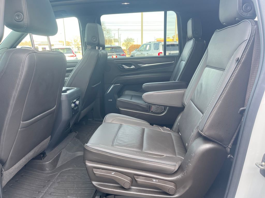Used 2021 GMC Yukon XL Denali w/ Denali Premium Package image 25