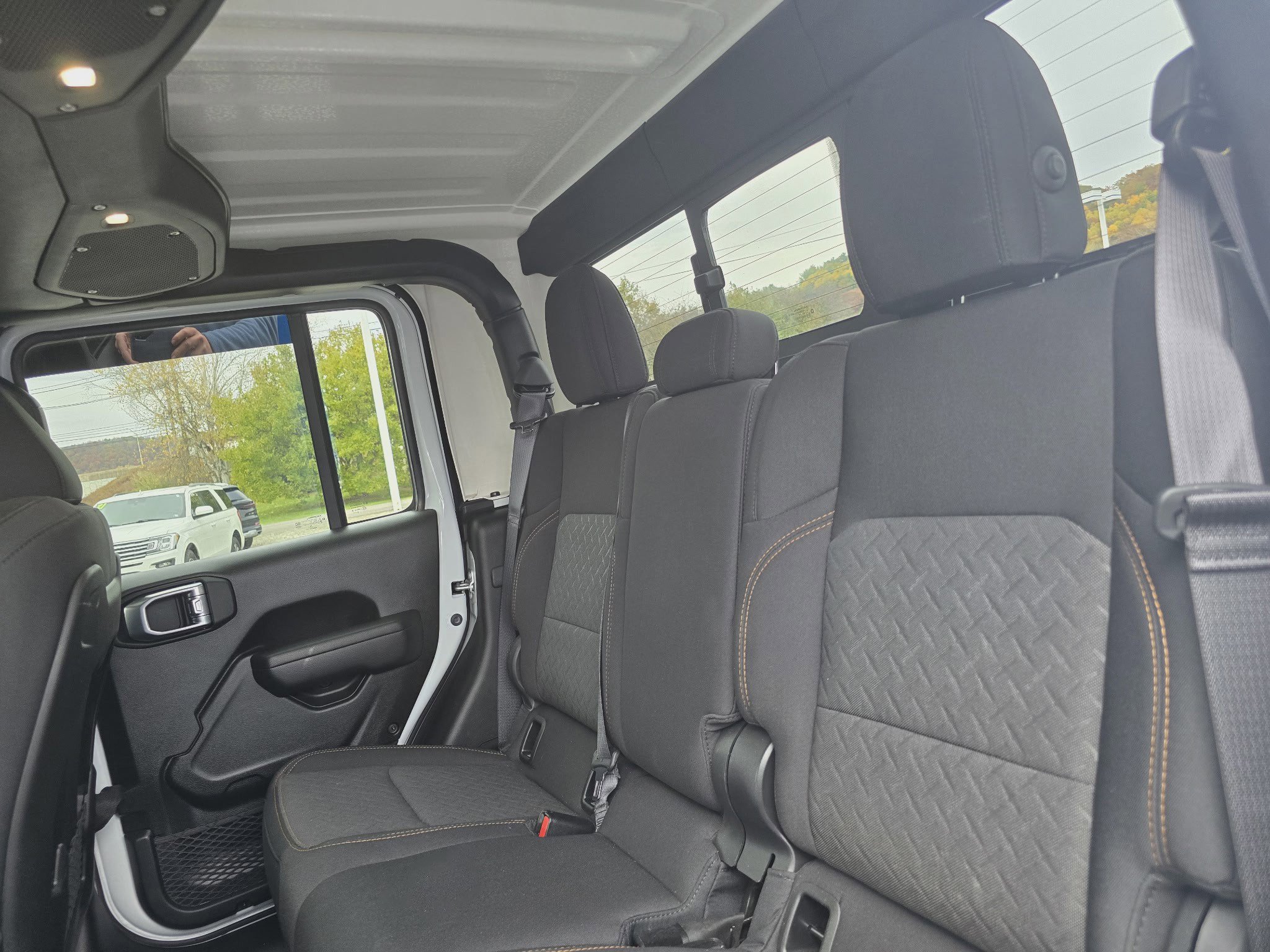 Used 2024 Jeep Gladiator Mojave w/ Technology Group image 14