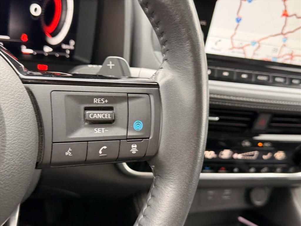 Used 2023 Nissan Rogue Platinum w/ Platinum Premium Package image 18