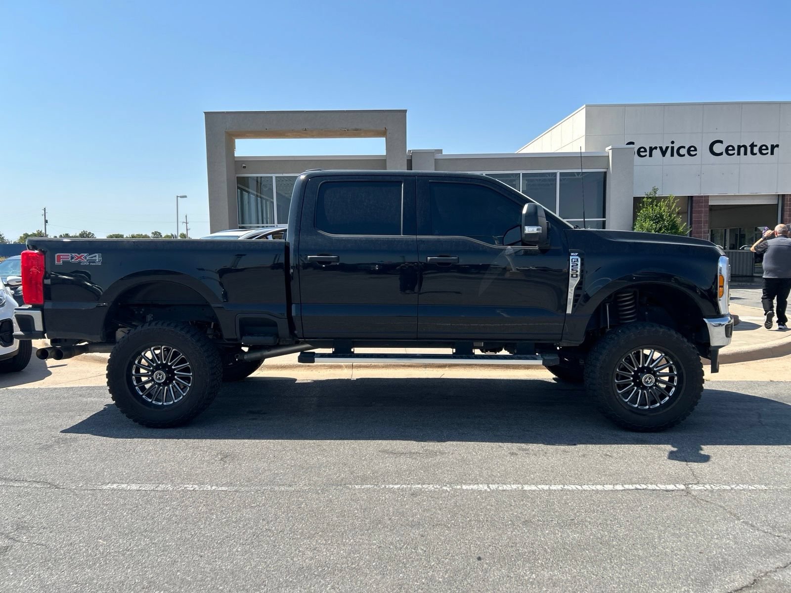 Used 2024 Ford F250 XLT w/ FX4 Off-Road Package AWD/4WD image 4