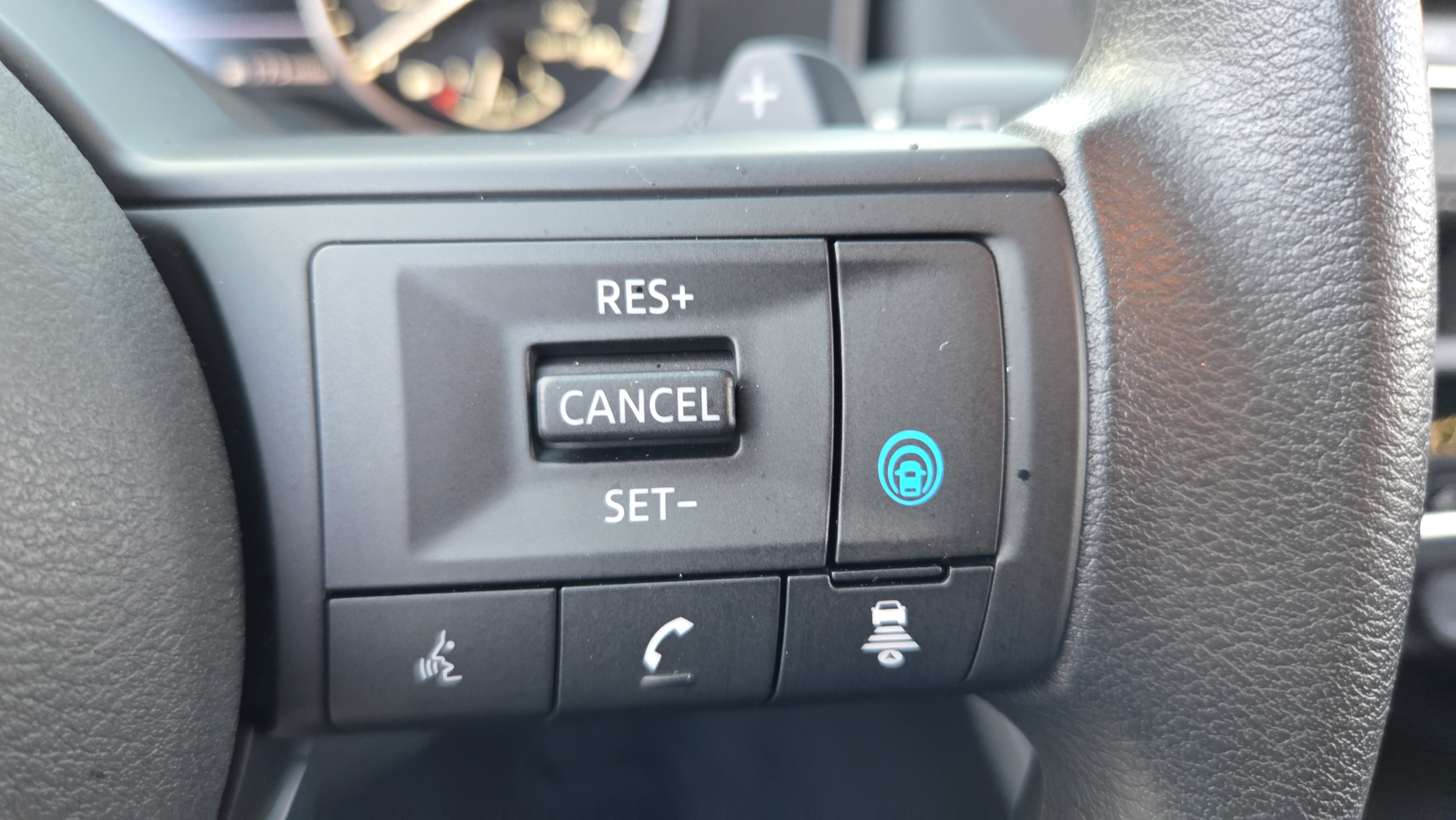 Used 2024 Nissan Rogue SV FWD image 24