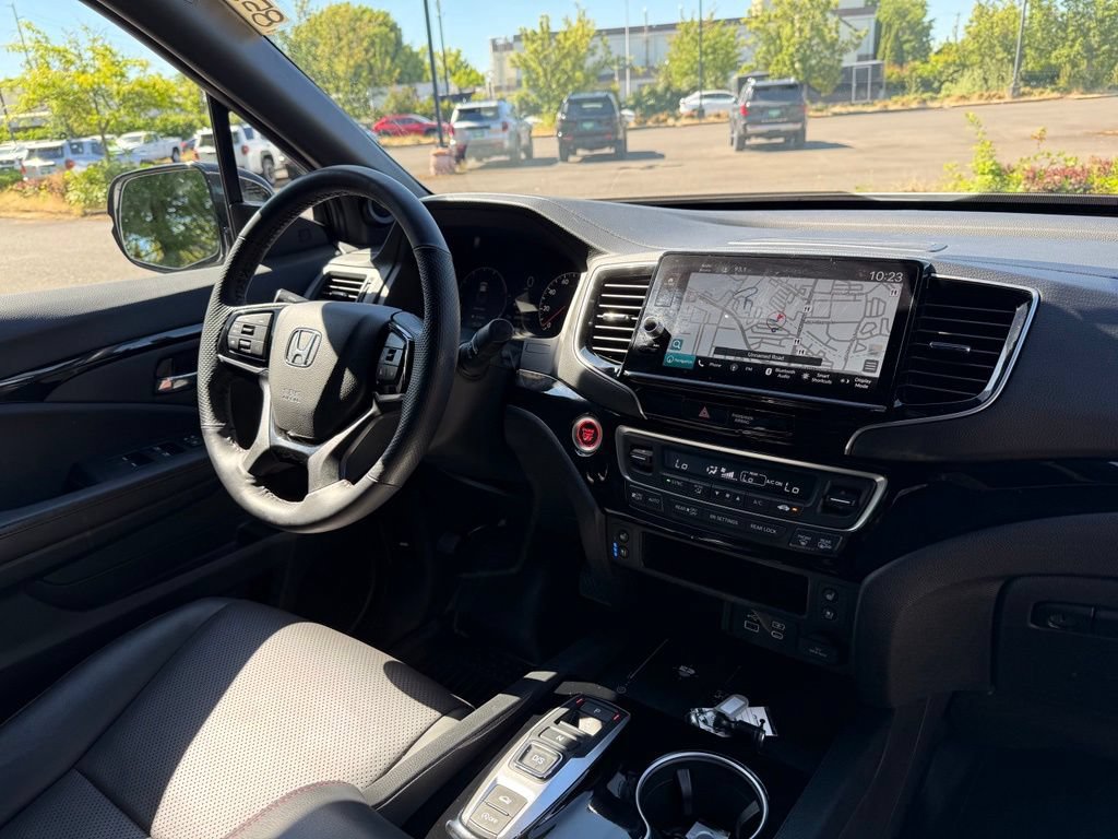 Used 2025 Honda Ridgeline Black Edition image 21