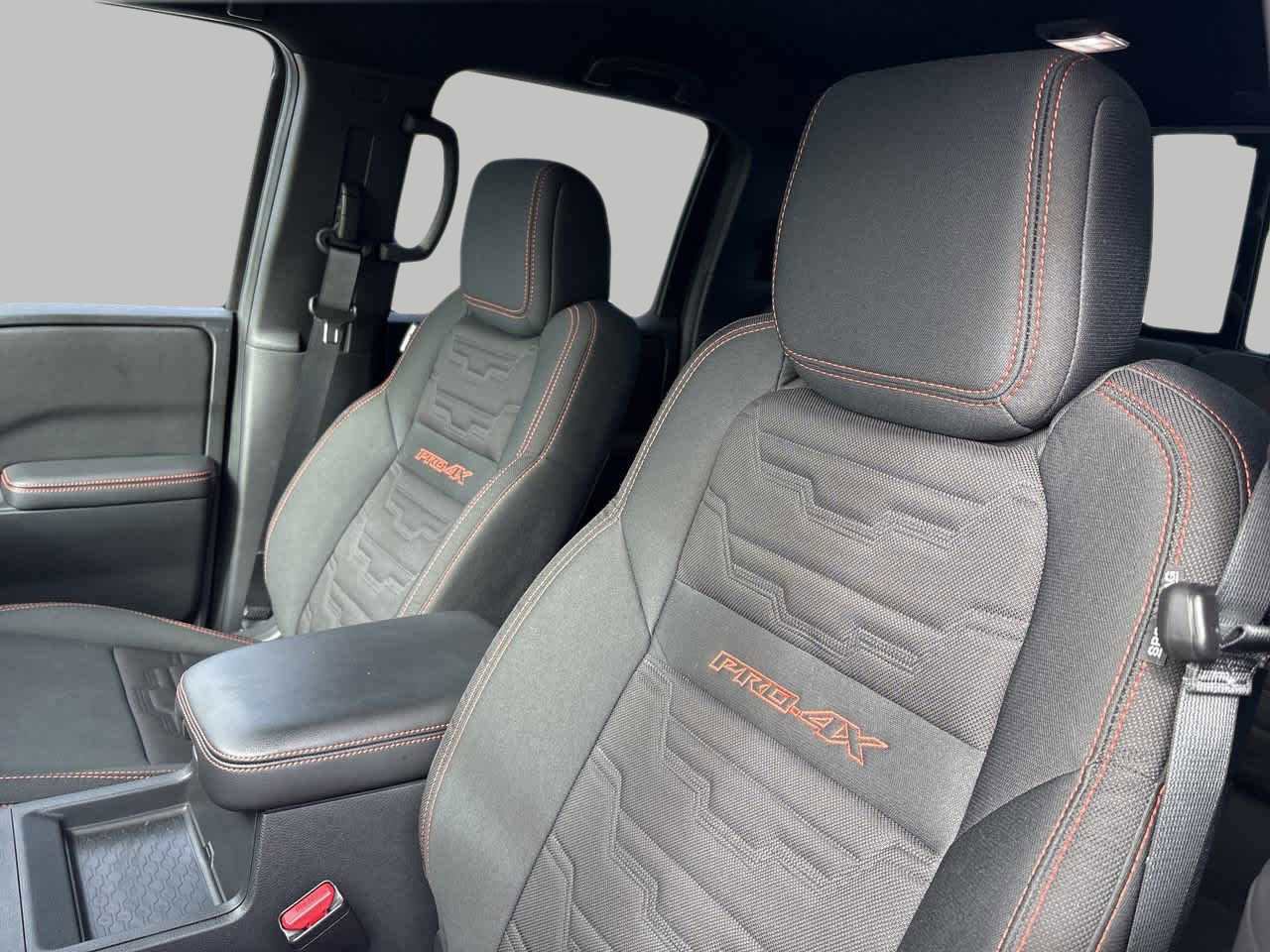 Used 2025 Nissan Frontier PRO-4X image 18