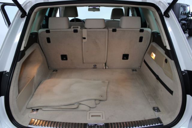 Used 2015 Volkswagen Touareg Sport AWD/4WD image 18