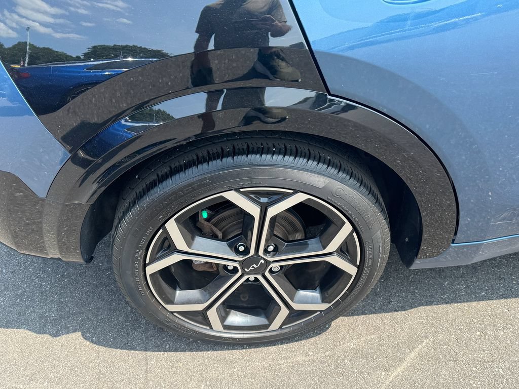 Used 2023 Kia Niro SX Touring FWD image 11