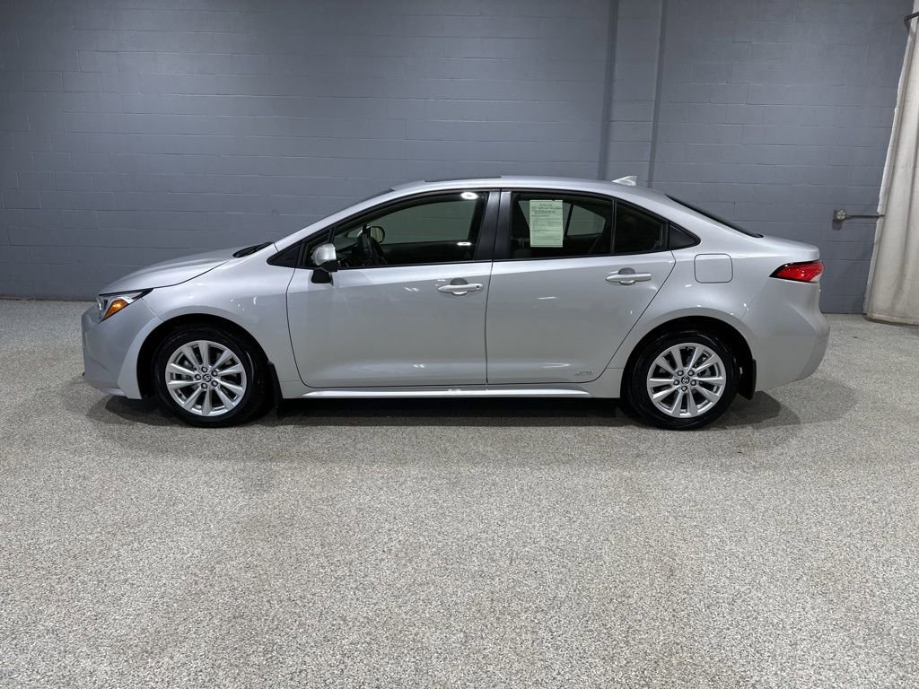 Used 2023 Toyota Corolla LE w/ LE Premium Package AWD/4WD image 5