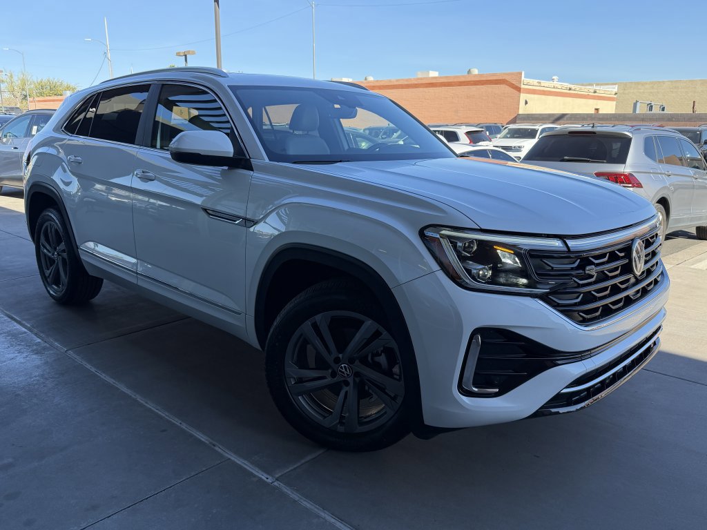 Used 2024 Volkswagen Atlas Cross Sport SEL R-Line image 6