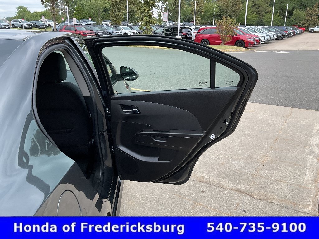 Used 2020 Chevrolet Sonic LT w/ Convenience Package FWD image 18