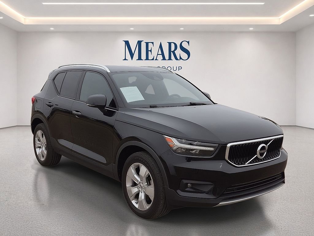 Used 2021 Volvo XC40 T4 Momentum FWD image 8