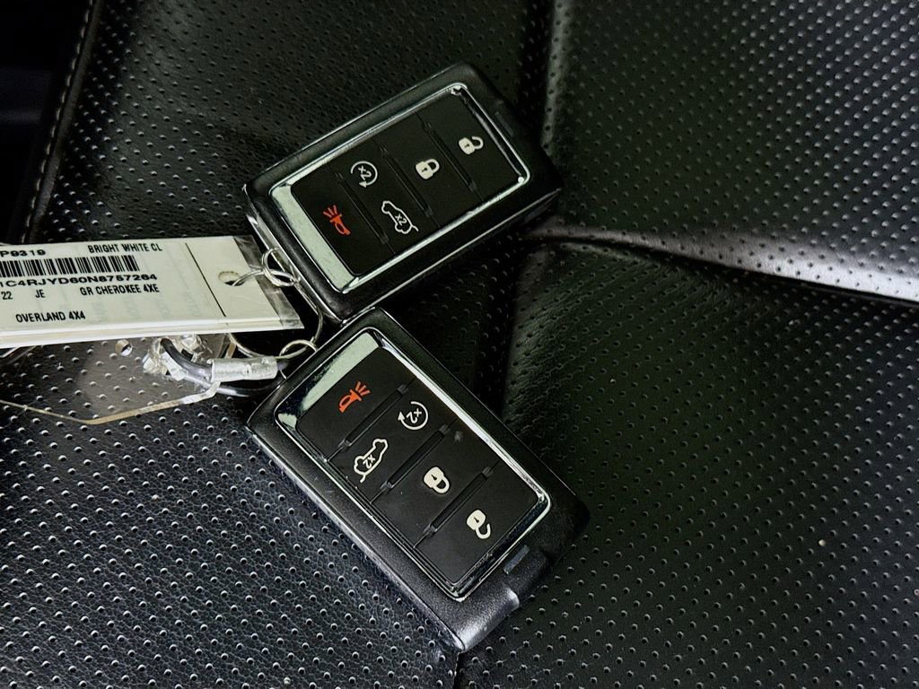 Used 2022 Jeep Grand Cherokee Overland image 36