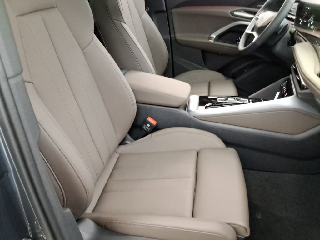 New 2025 Audi Q5 Premium Plus image 16