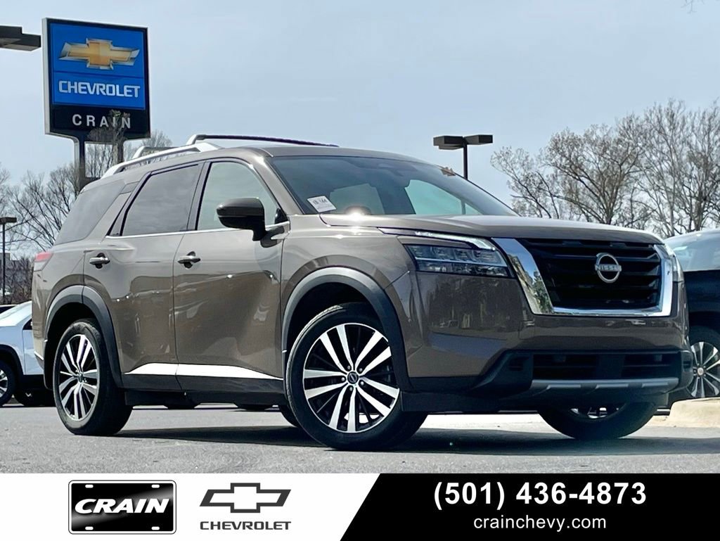 Used 2024 Nissan Pathfinder Platinum w/ Cargo Package