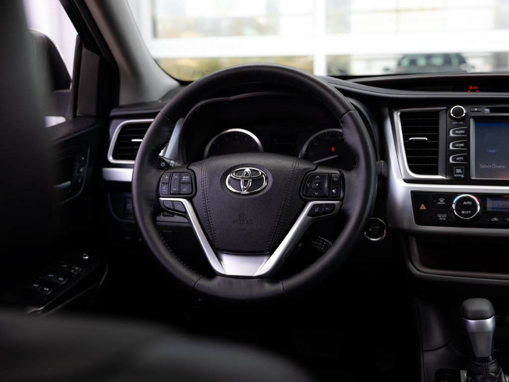 Used 2017 Toyota Highlander Limited Platinum AWD/4WD image 13