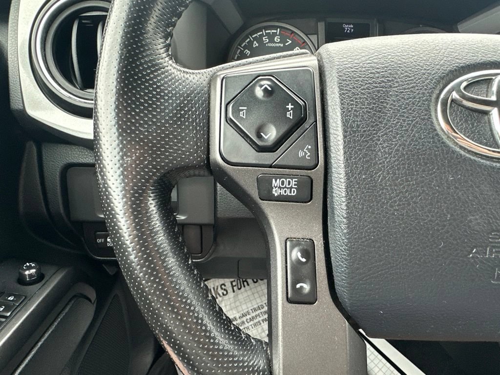 Used 2016 Toyota Tacoma TRD Sport w/ Towing Package AWD/4WD image 19