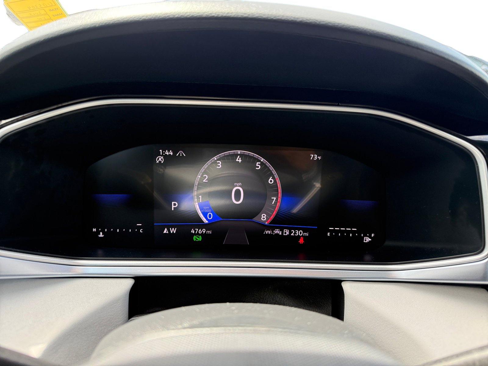 Used 2025 Volkswagen Taos SE w/ Panoramic Sunroof Package AWD/4WD image 11