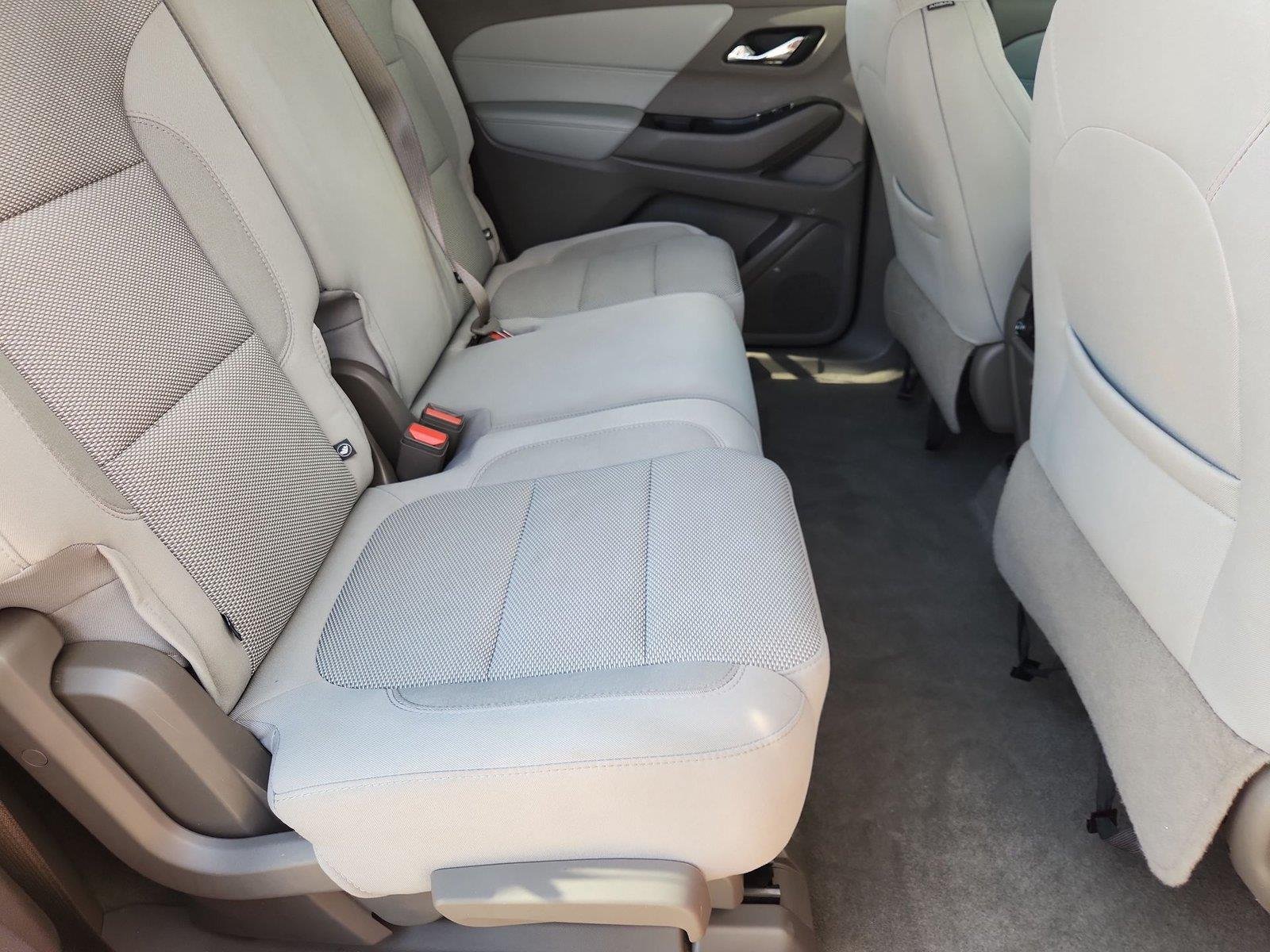 Used 2018 Chevrolet Traverse LT FWD image 25